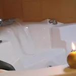 La Escuela De *