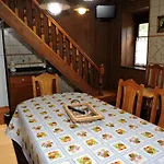 別荘 La Escuela De *