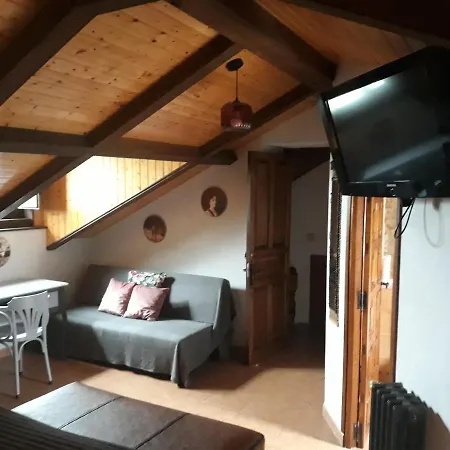 La Escuela De Tatil Evi Premio